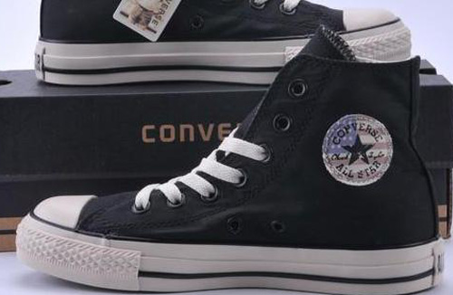 想知道怎么樣辨別匡威鞋真假方法嗎？