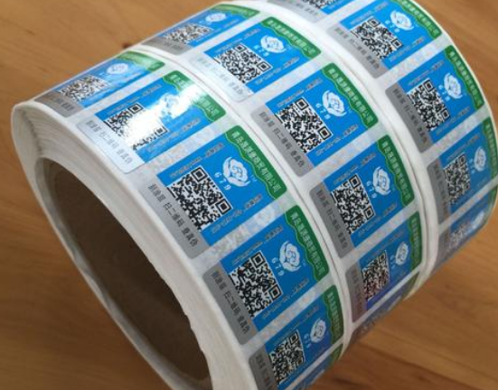 防偽標(biāo)簽制作，選擇平貼瓶貼標(biāo)簽還是卷筒標(biāo)簽